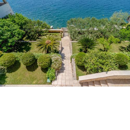 Villa Plantis Dubrovnik - Seven Bedroom Villa with Private Sea Access