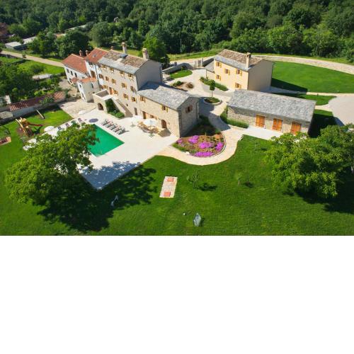 Villa Poropati, Grožnjan, Istria - Luxury Countryside Estate for up to 19 persons - Large pool of 80m2 with kids section