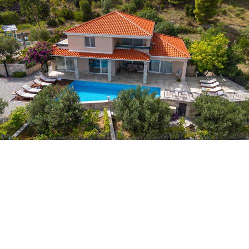 Villa Porto Mimice, 40sqm Heated Private Pool, 4 bedrooms, Sauna, Gym, Billiard