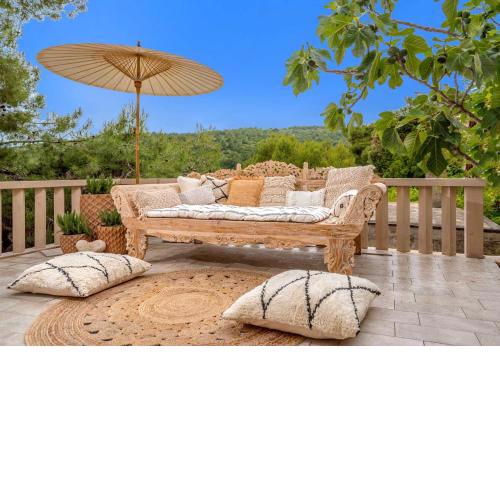 Villa Punti Waterfront - 4 Bedroom Villa - Sea Front villa with Stunning views