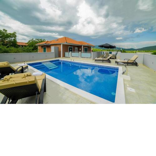 VILLA REBECCA, Muć - Split