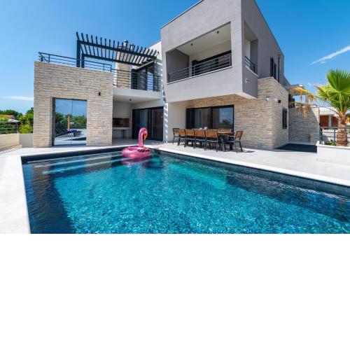Villa Roca with heated pool and sauna