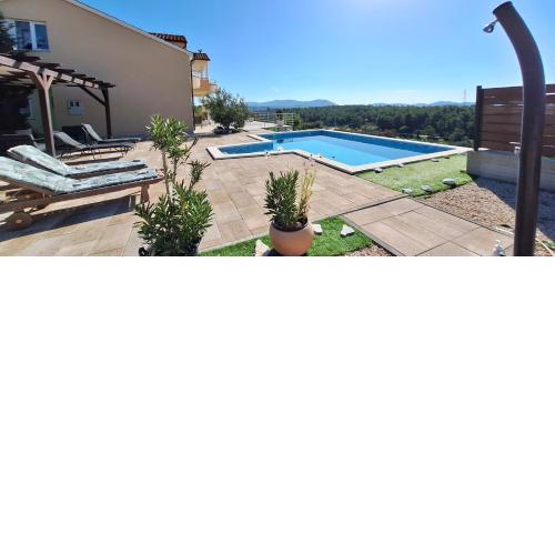 Villa Scolopax rusticola Skradin with heated pool
