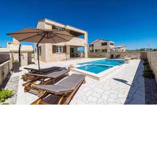 Villa Stancija Privlaka 1 with heated pool