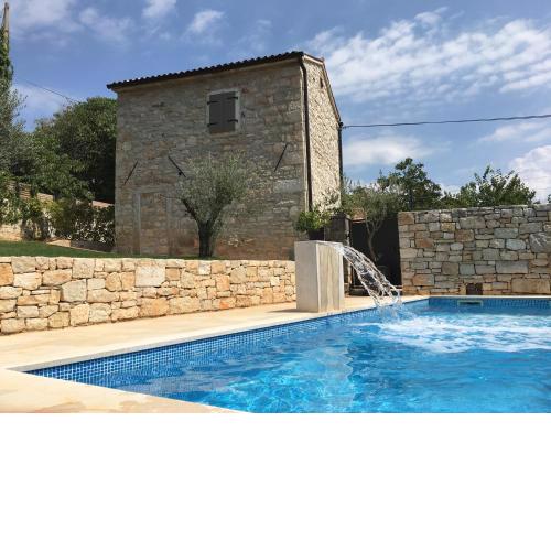 Villa Šterna II - Ferienhaus mit Pool und Garten