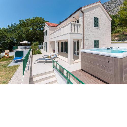 Villa STONE OASIS with SwimSpa pool