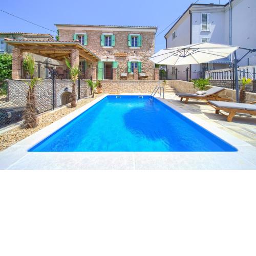 Villa Stone Queen