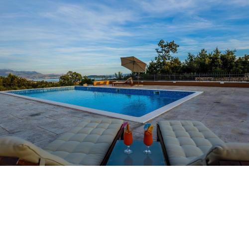 Villa Stone Queen