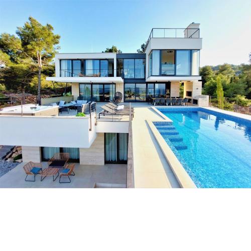 Villa Sunlight
