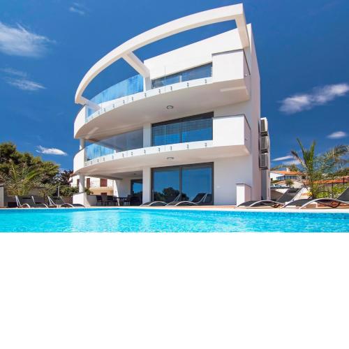 Villa Sunrise Premantura Sea View
