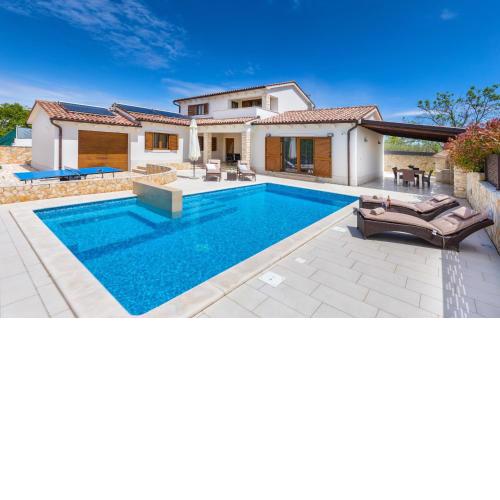 Villa Tea near Vodnjan with Pool Heating
