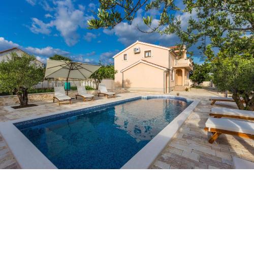Villa Tina with Swimming Pool, Tennis court, Games room, Sauna, Gym, BBQ