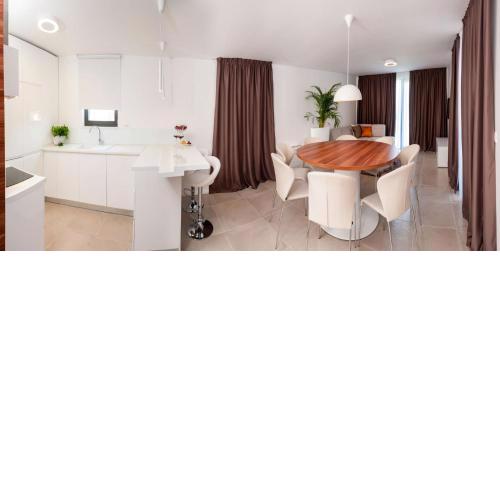 Villa Trogir Deluxe 2 6 Beautiful Bedrooms Private Pools Sea Front - Sauna