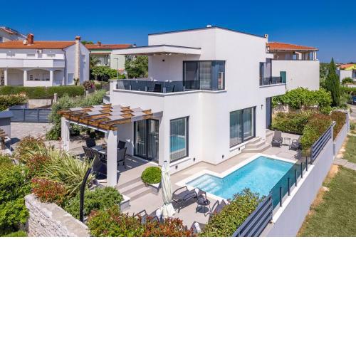 Villa Val Di Bora - Moderne 4 Sterne Ferienvilla mit Pool, Meerblick, Grill