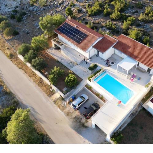 Villa Velim - Stunning view & Heated private pool