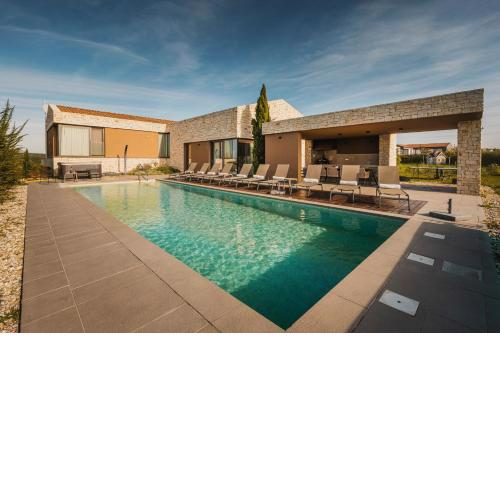 Villa Vigneto near Novigrad for 15 persons with sea view and whirlpool