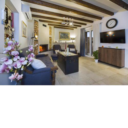 Villa Vision in Sestanovac with Private Pool & Jacuzzi