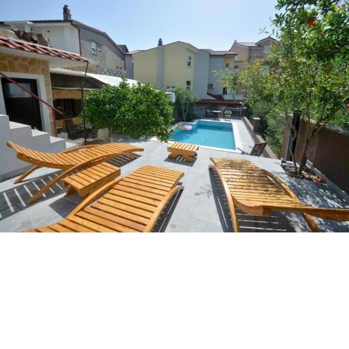Villa Vlade- from pool to the beach in one minute