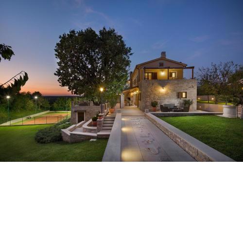 Villa Vlastelini I near Labin with large garden for families