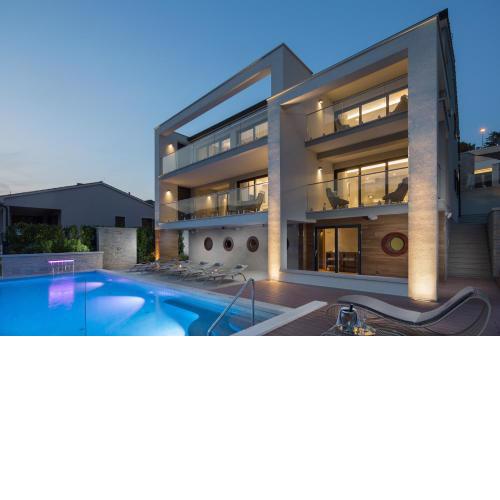 Villa Vlastelini II near Labin - Rabac with sea view, beachfront and wellness