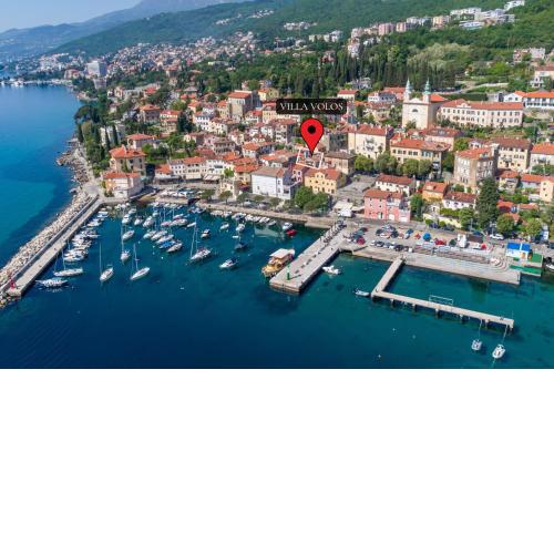 Villa Volos with roof terrace, sea view, free private parking