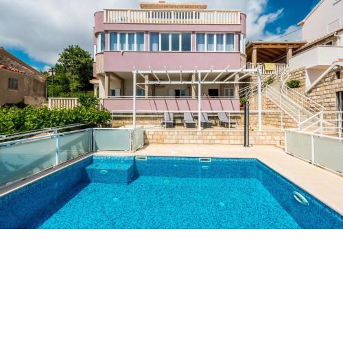Villa with a swimming pool