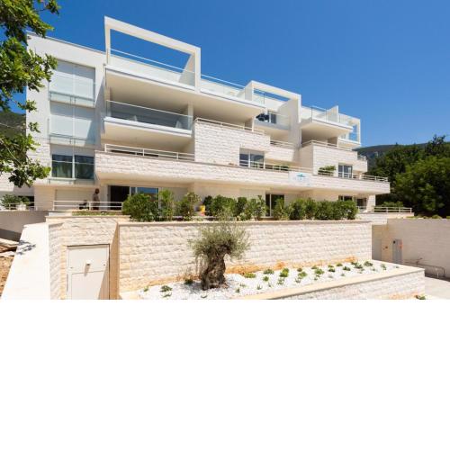 Villa Zoe Suites