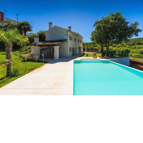 Villa Zvonar near Motovun with large pool and whirlpool