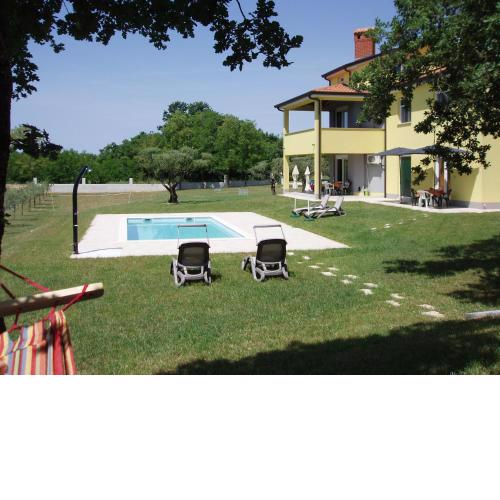 Villanova Apartments