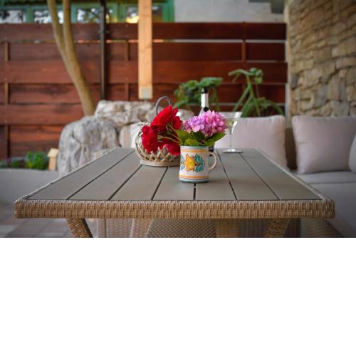 Vintage Garden Apartment
