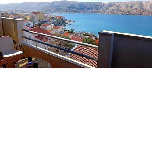 Vista dal mare Pag