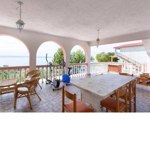 Welcoming Apartment in Tribanj with Terrace