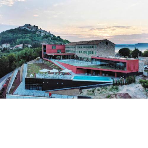 Winery & Design hotel ROXANICH