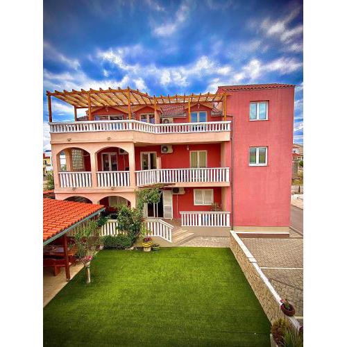 Zeljak Apartments